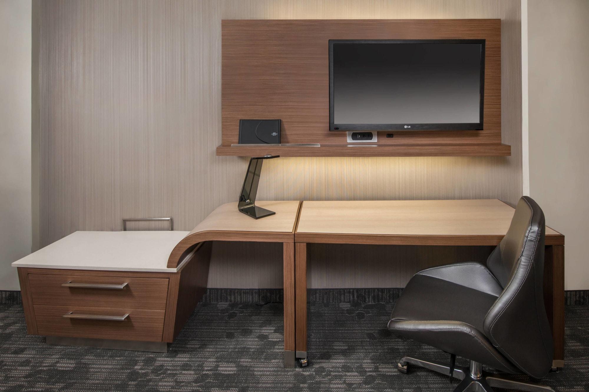 Отель Courtyard By Marriott Atlanta Alpharetta/Avalon Area Экстерьер фото