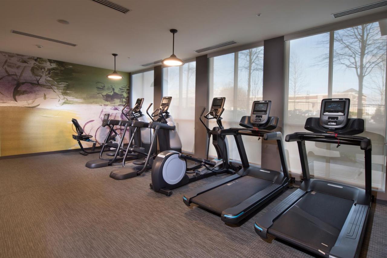 Отель Courtyard By Marriott Atlanta Alpharetta/Avalon Area Экстерьер фото