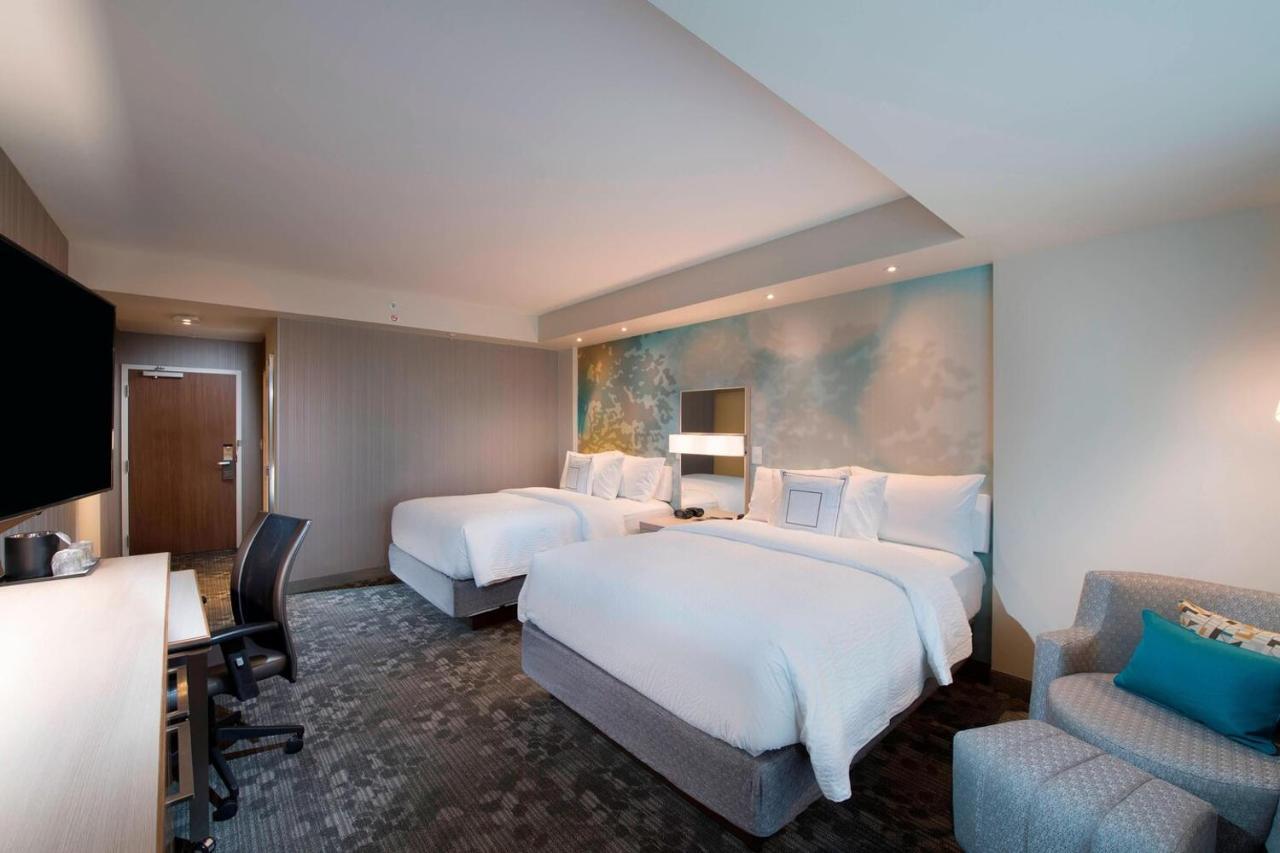 Отель Courtyard By Marriott Atlanta Alpharetta/Avalon Area Экстерьер фото